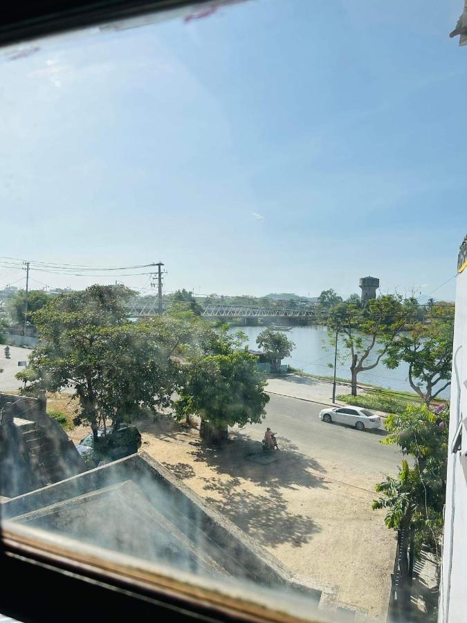 La Nha Homestay Hue Esterno foto